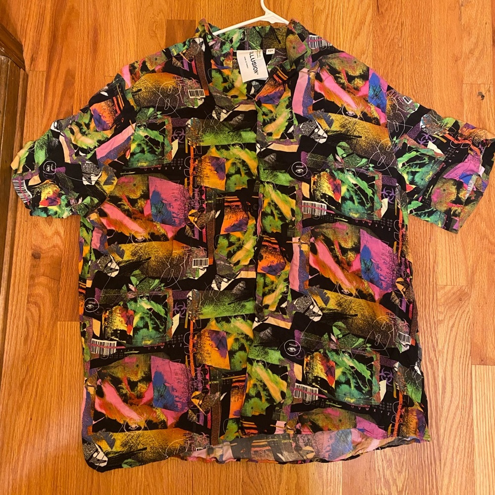 Men’s spunky 80’s shirt in great condition